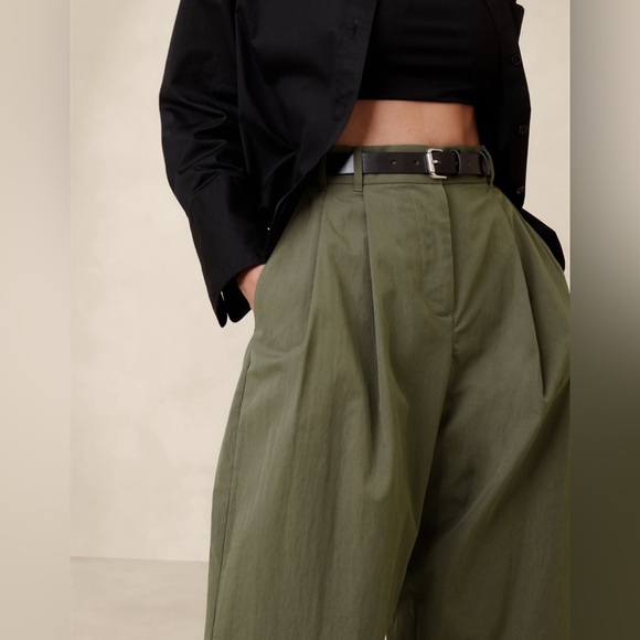 NWT! Banana Republic Desert Thyme Green Avila Barrel-Leg Pant - Size 6💛 - Picture 3 of 4